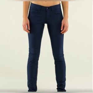 Lululemon Urbanite Pants Size 2 Inkwell Blue Slim fit Stretchy
